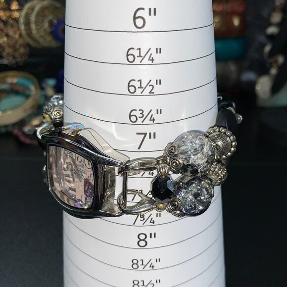 Victorian Reverie– Victorian Heart Upcycled Bracelet Handcrafted - Picture 7 of 8